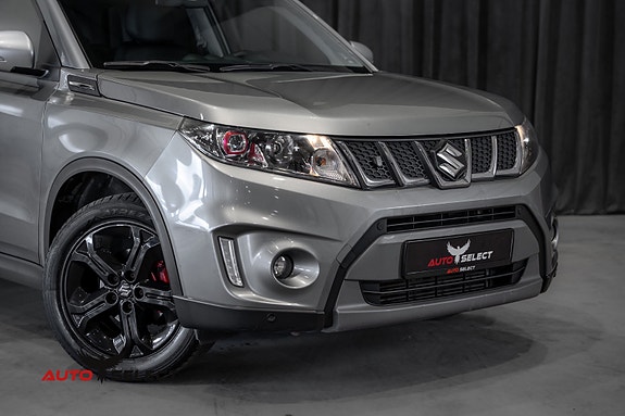 Suzuki Vitara 2 of 30