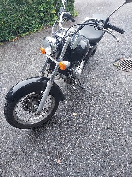 Honda VT 125 Shadow 2 of 16