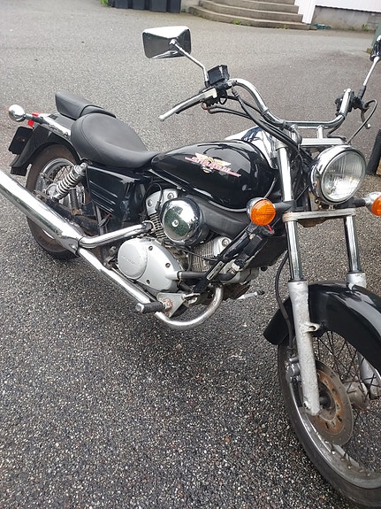 Honda VT 125 Shadow 9 of 16