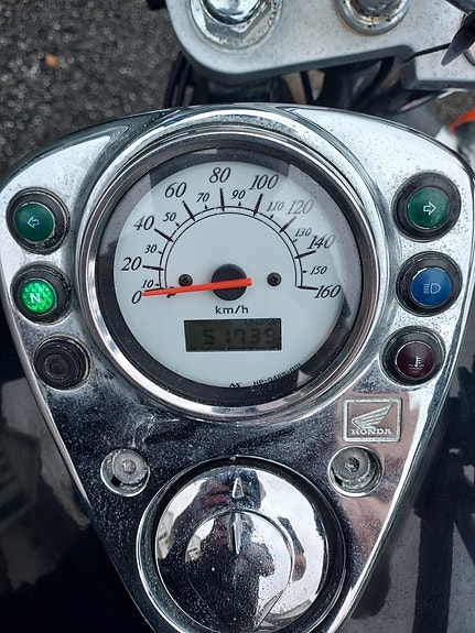 Honda VT 125 Shadow 3 of 16