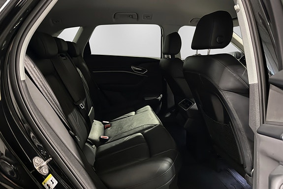 Audi e-tron 25 of 30