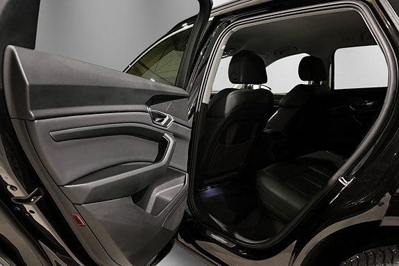 Audi e-tron 19 of 30