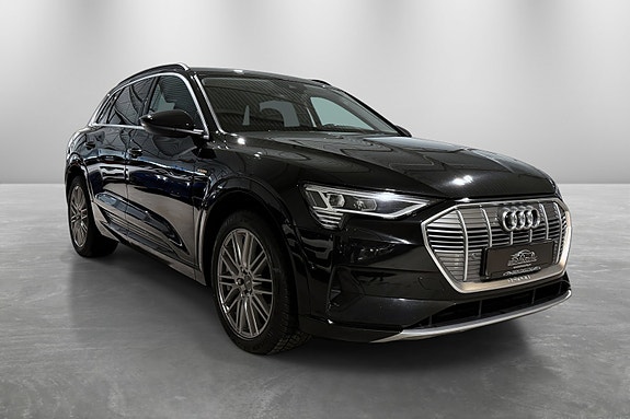 Audi e-tron 11 of 30