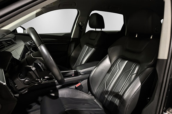 Audi e-tron 16 of 30