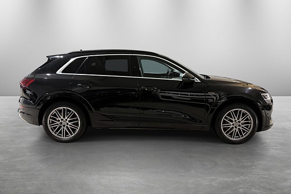 Audi e-tron 9 of 30