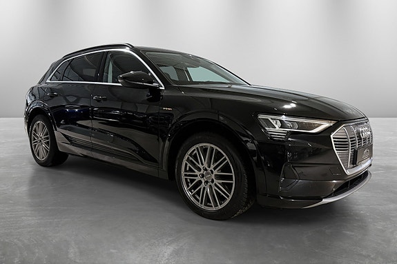 Audi e-tron 10 of 30
