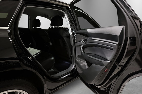 Audi e-tron 24 of 30