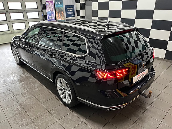 Volkswagen Passat 11 of 30