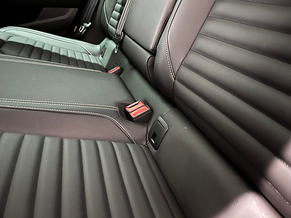 Volkswagen Passat 27 of 30