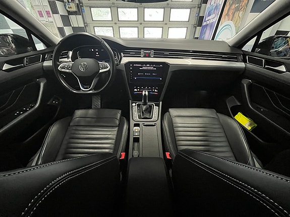 Volkswagen Passat 30 of 30