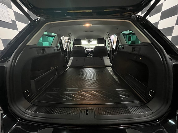 Volkswagen Passat 18 of 30