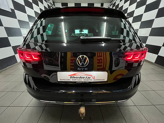Volkswagen Passat 9 of 30