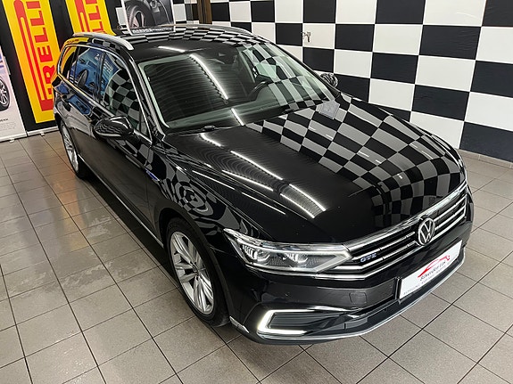 Volkswagen Passat 6 of 30
