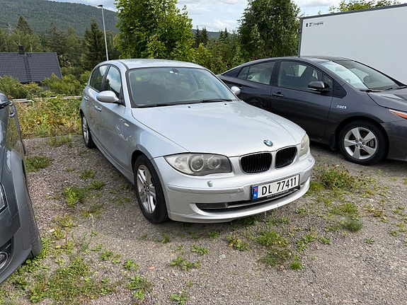 BMW 116i 2 of 5