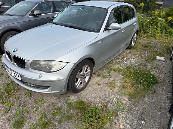 BMW 116i 4 of 5