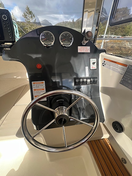 Quicksilver Arvor 690 5 of 7