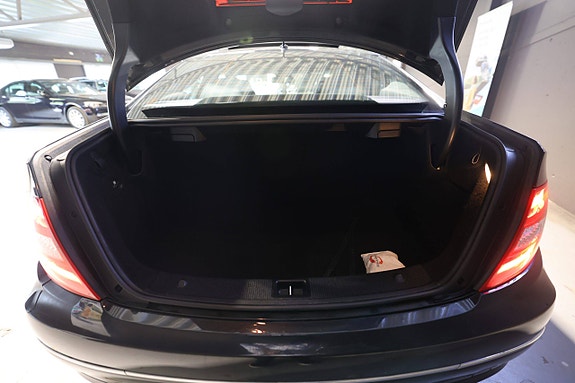 Mercedes-Benz C180 26 of 29