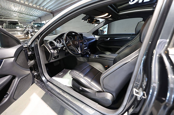 Mercedes-Benz C180 12 of 29