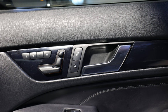 Mercedes-Benz C180 28 of 29