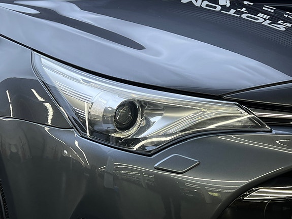 Toyota Avensis 4 of 5