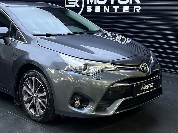 Toyota Avensis 3 of 5