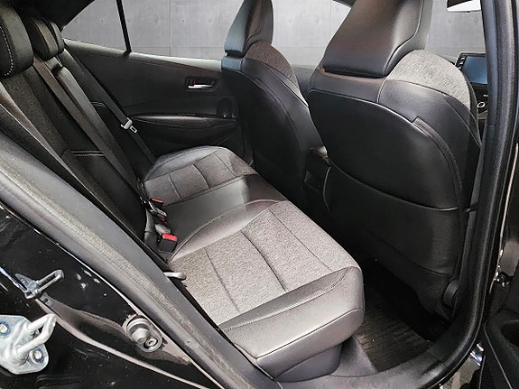 Toyota Corolla 13 of 27