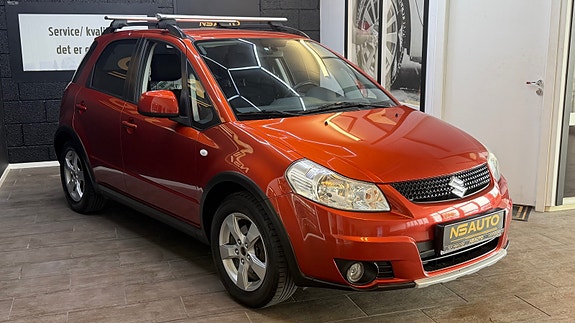 Suzuki SX4 3 of 5