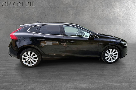 Volvo V40 5 of 5