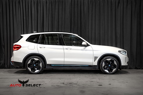 BMW iX3 13 of 30