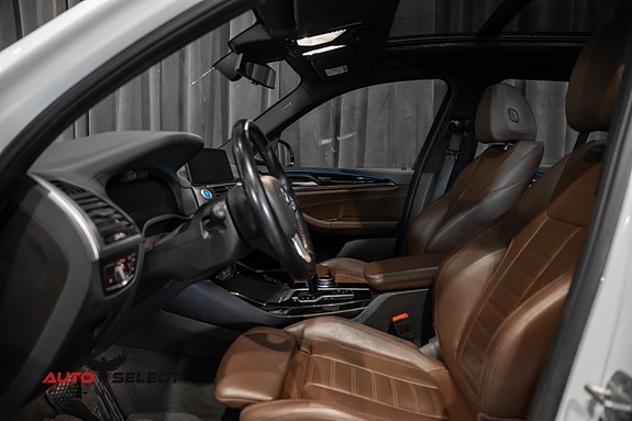 BMW iX3 27 of 30
