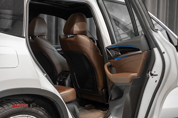 BMW iX3 14 of 30