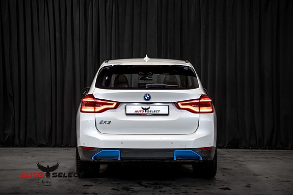 BMW iX3 9 of 30
