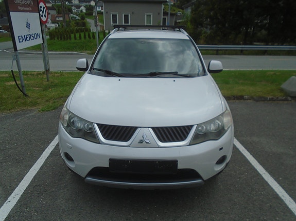 Mitsubishi Outlander 3 of 5