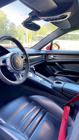 Porsche Panamera 4 5 of 7