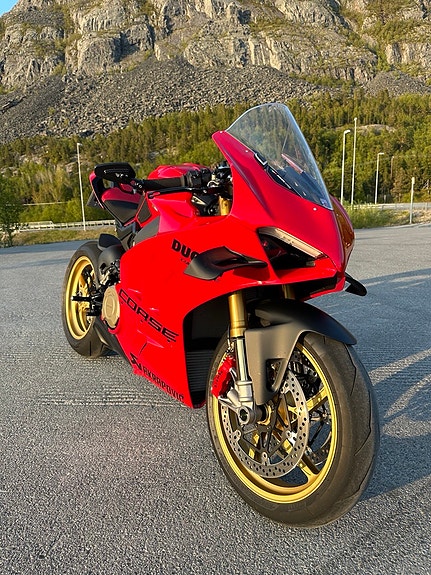 Ducati Panigale V4S 2 of 16