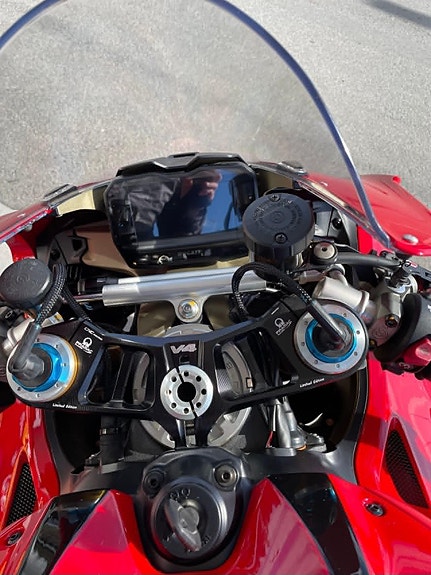 Ducati Panigale V4S 12 of 16