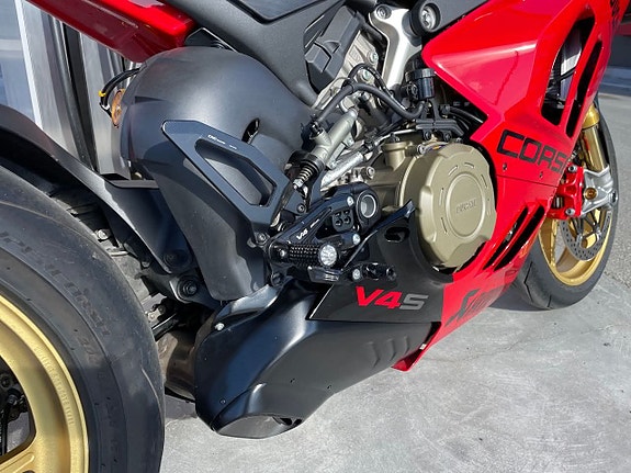Ducati Panigale V4S 4 of 16