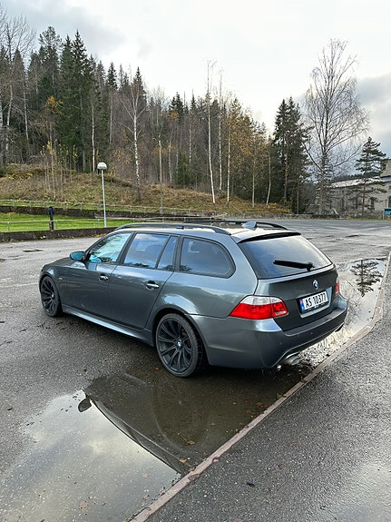BMW 520d 4 of 5