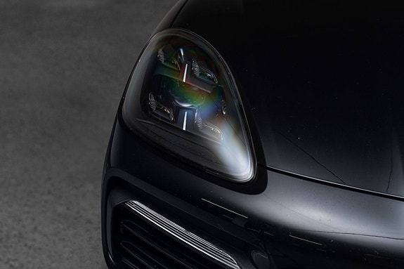 Porsche Cayenne 9 of 30