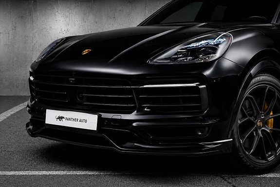 Porsche Cayenne 2 of 5