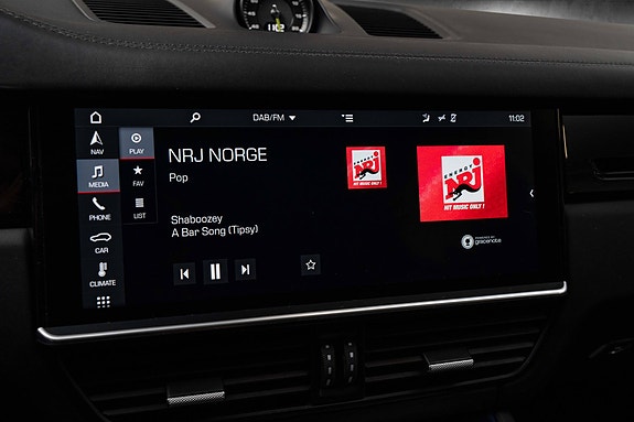 Porsche Cayenne 28 of 30