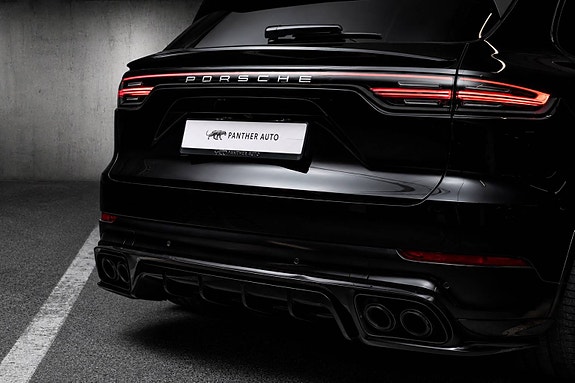Porsche Cayenne 17 of 30