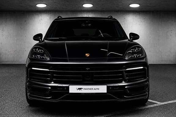 Porsche Cayenne 7 of 30