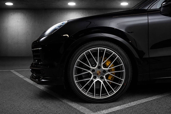 Porsche Cayenne 20 of 30