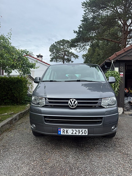 Volkswagen Caravelle 3 of 5