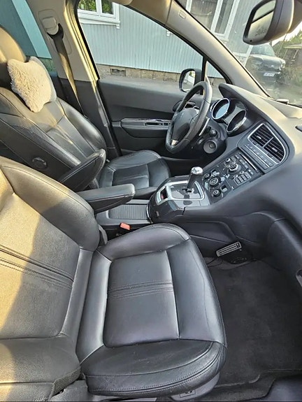 Peugeot 5008 4 of 5