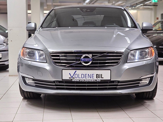 Volvo S80 4 of 5