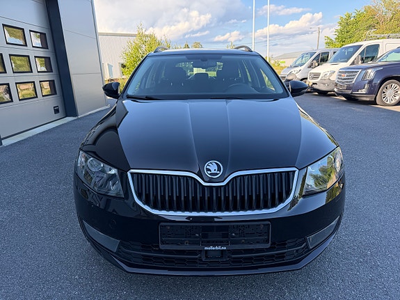 Skoda Octavia 3 of 5