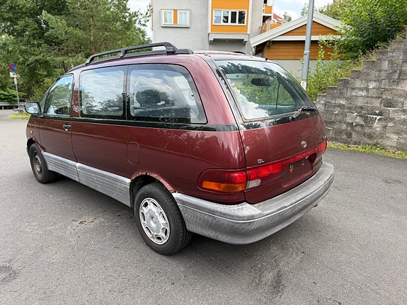 Toyota Previa 3 of 5