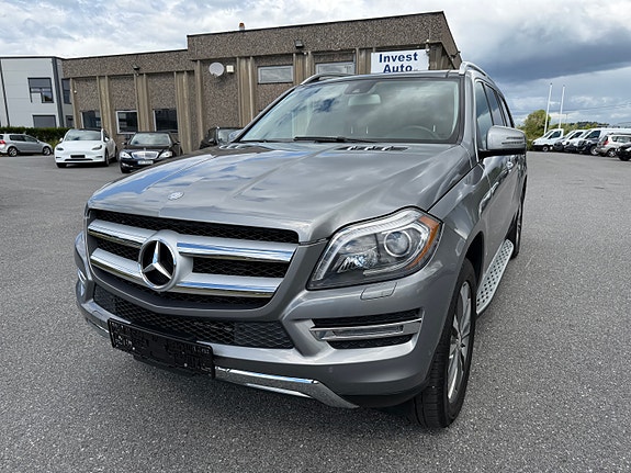 Mercedes-Benz GL350 2 of 24